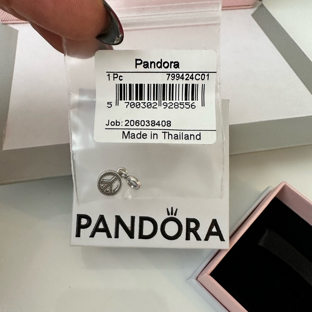 Pandora Small leather jewelry box - Picture 5 of 6